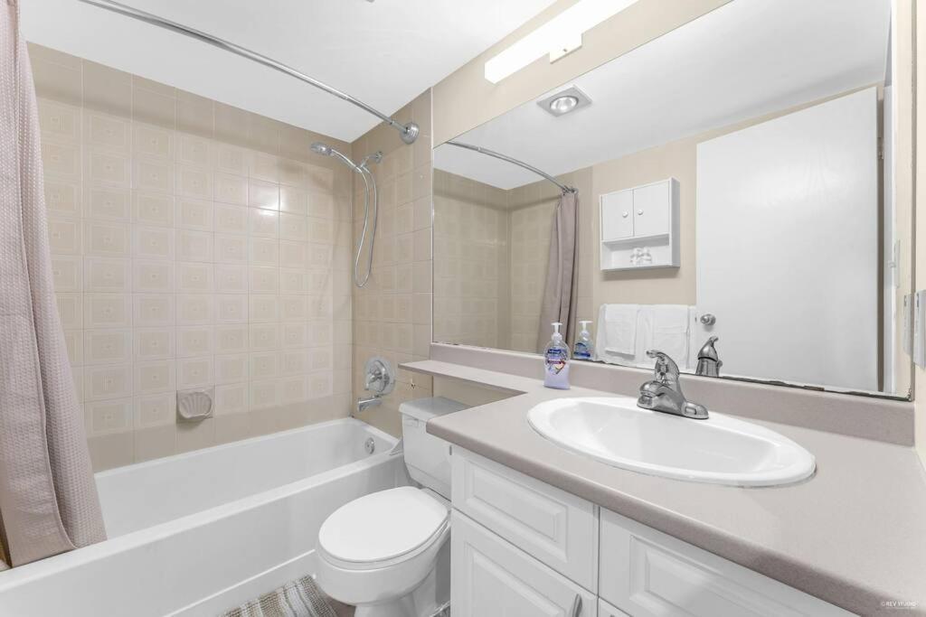 Beautiful Two Beds With Free Parking Vancouver