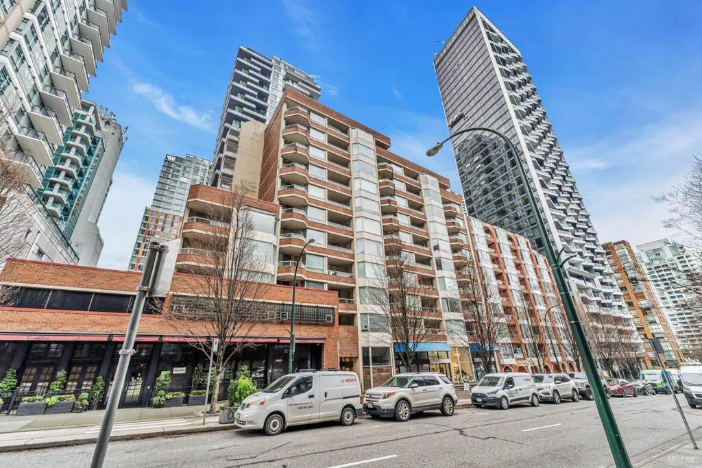 Beautiful Two Beds With Free Parking Vancouver