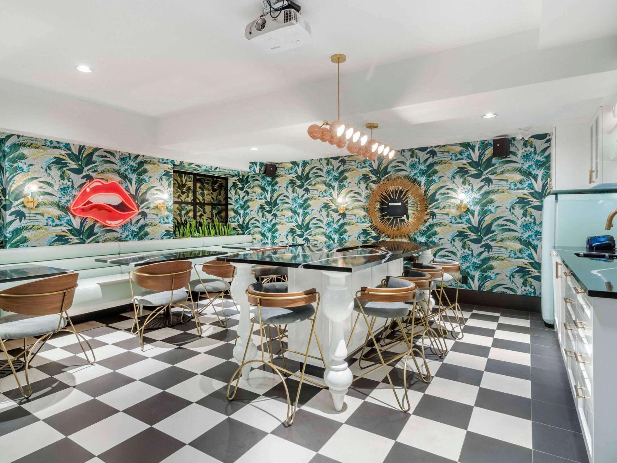 Hotel Belmont Mgallery Vancouver