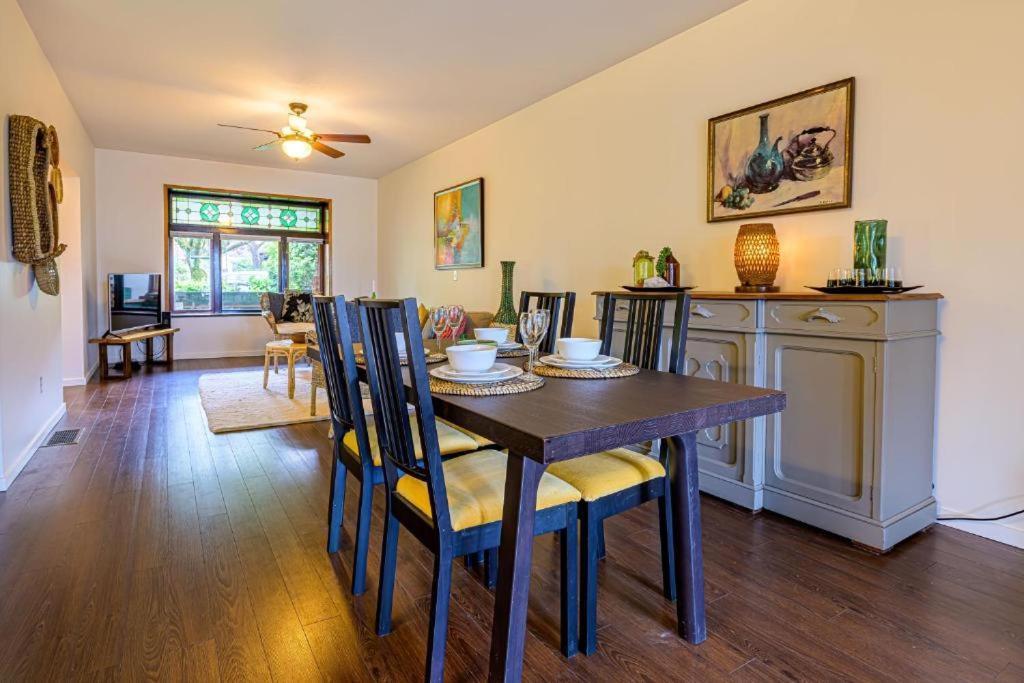 Charming With Amazing Views Apartment Vancouver