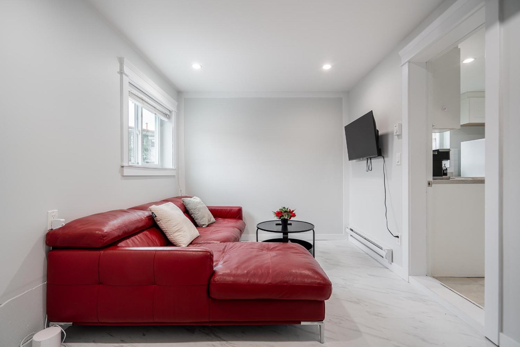 Cozy And Modern 2br
