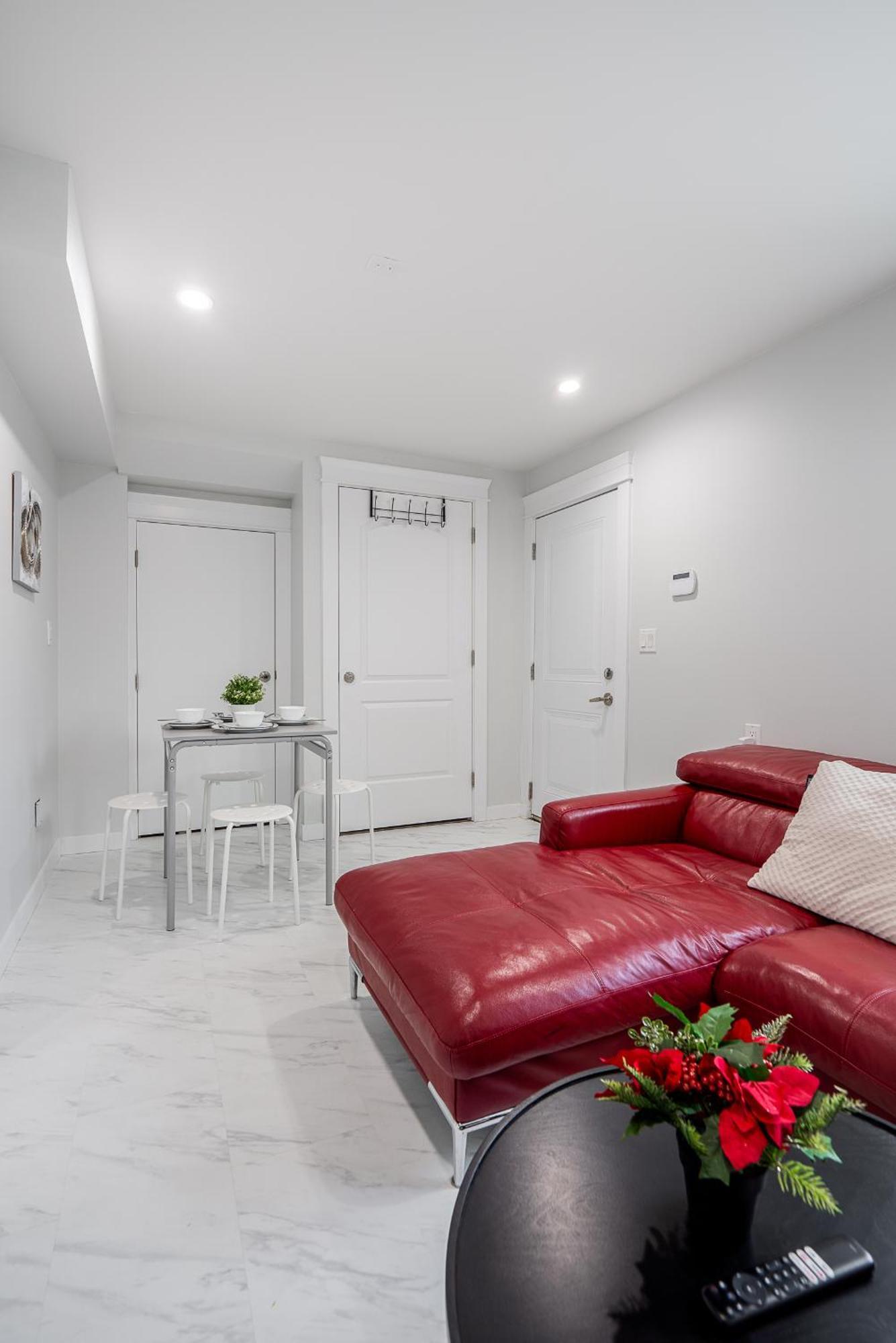 Cozy And Modern 2br * Vancouver