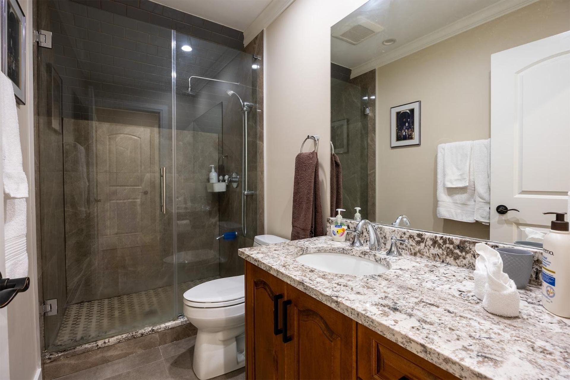 Homestay Shaughnessy Cozy Bedrooms *