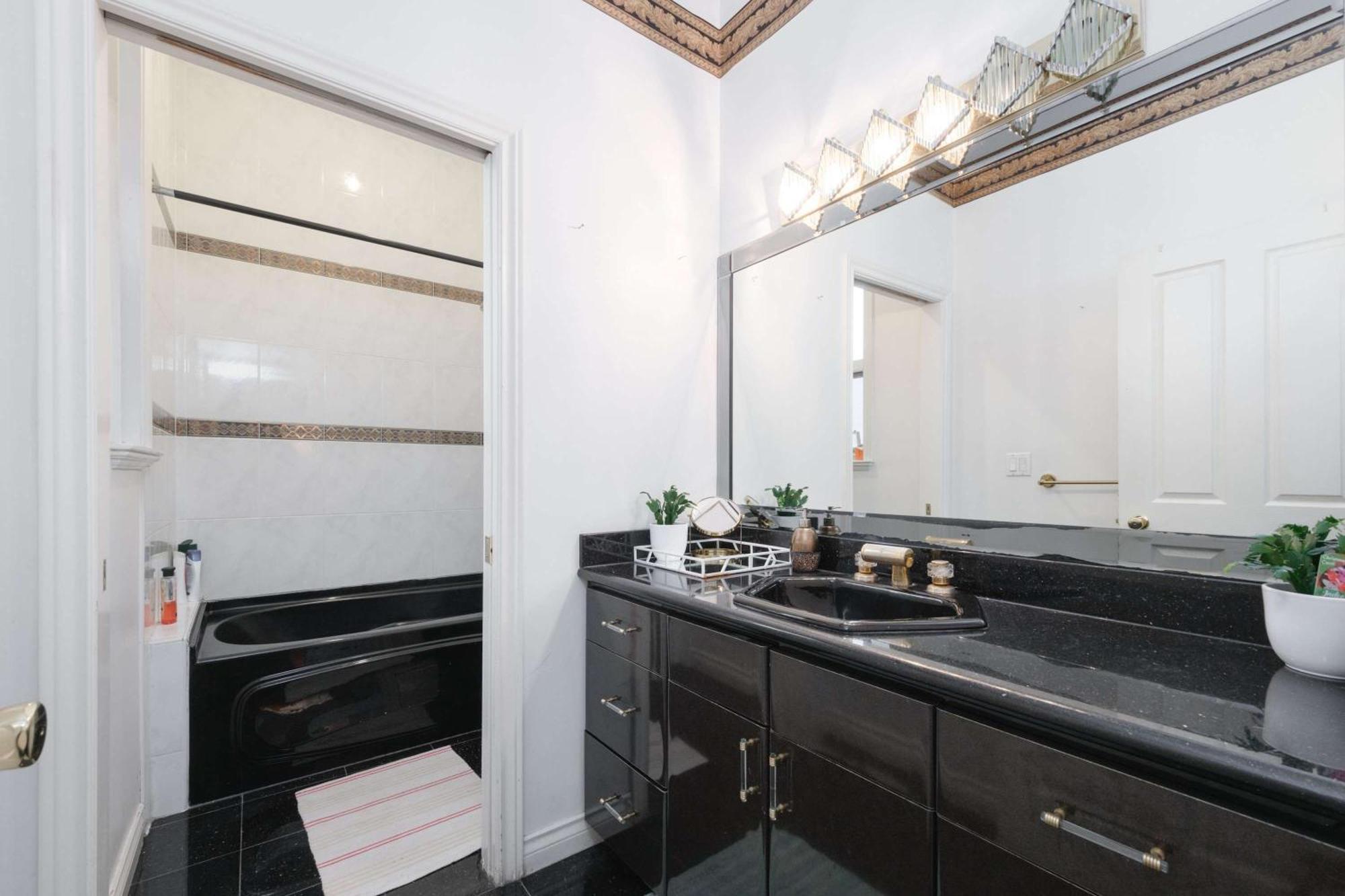 Private With Shared Washroom In Homestay Ferienhaus Vancouver