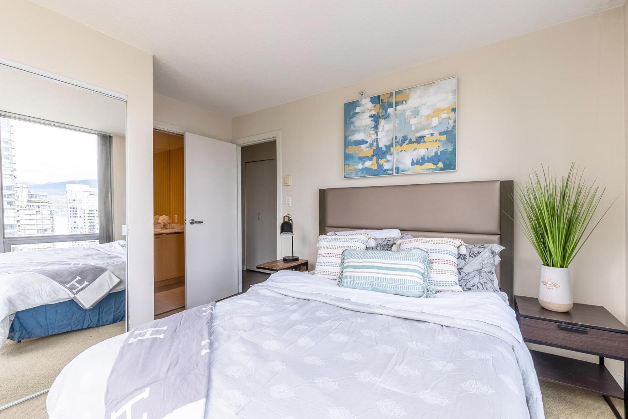 Bright And Airy Two Bedroom Flat With Panoramic City Views