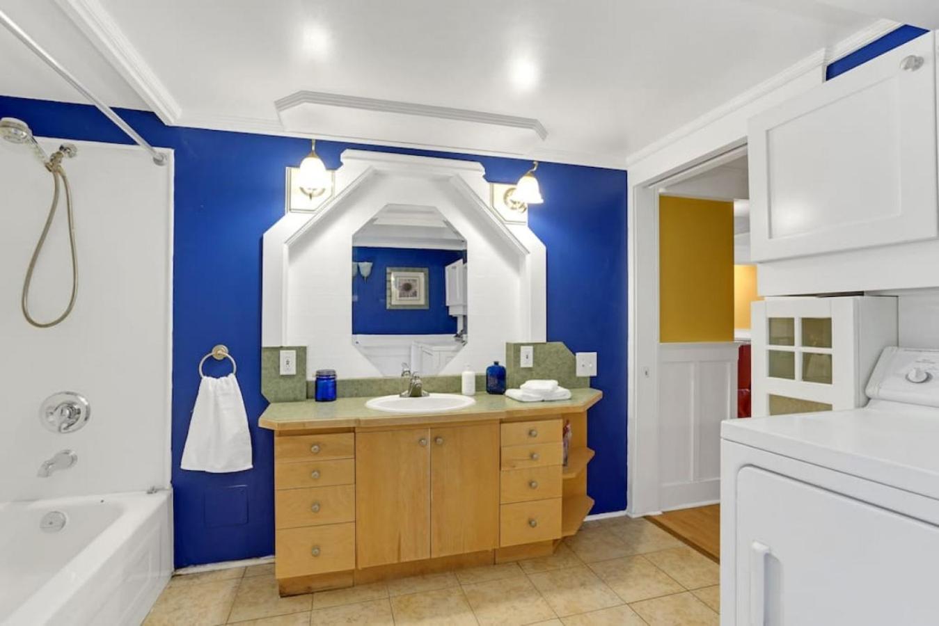 Holiday home Artsy Private Guest With Outdoor Saloon *