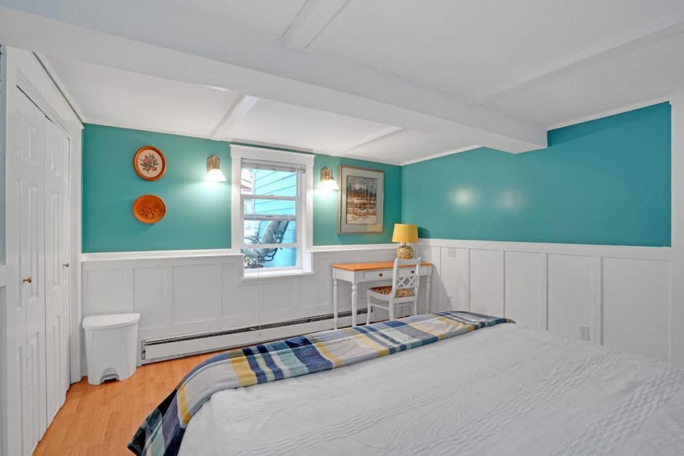 Artsy Private Guest With Outdoor Saloon * Vancouver