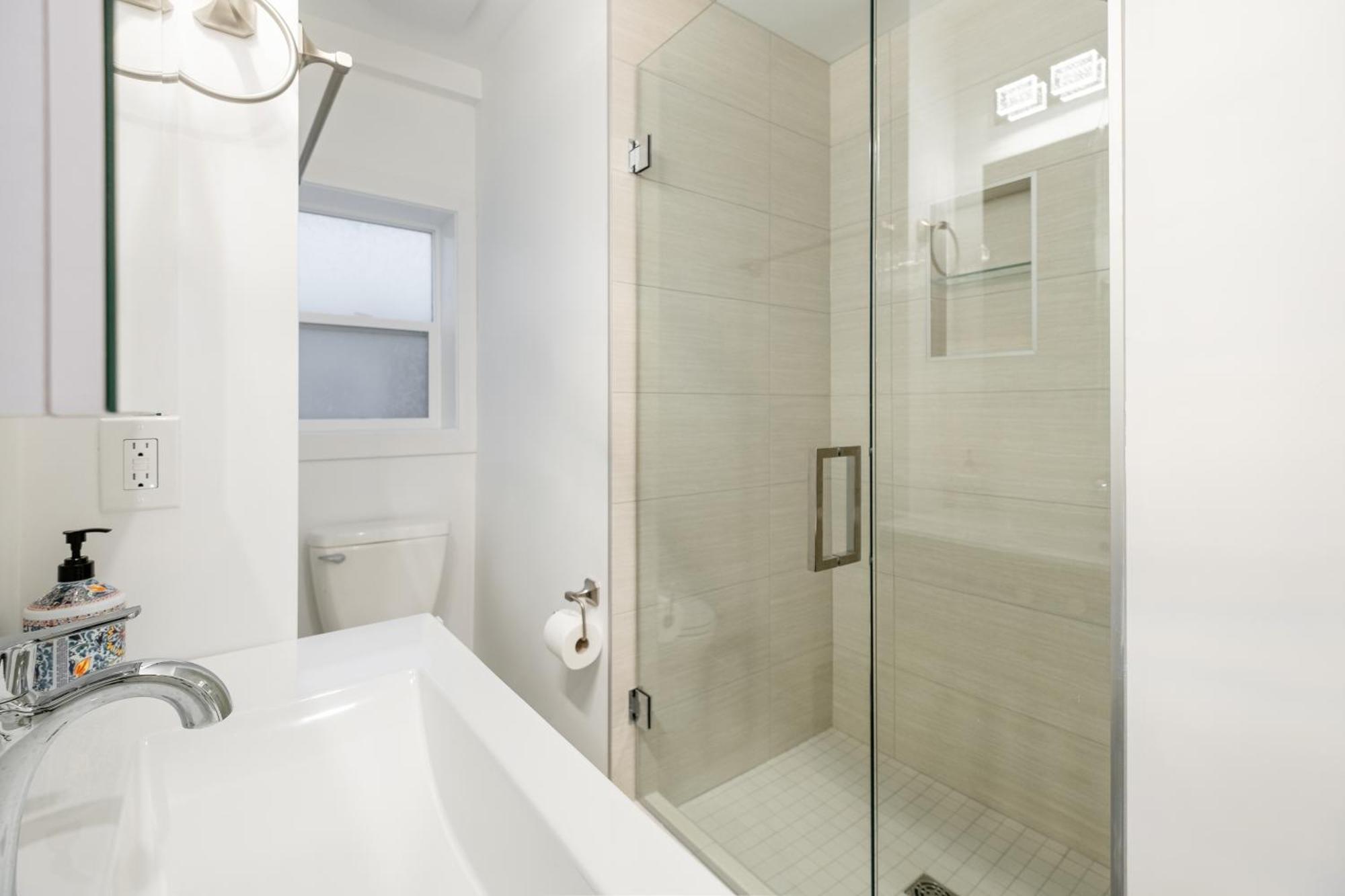Guest house Vancouver Central Green Studio