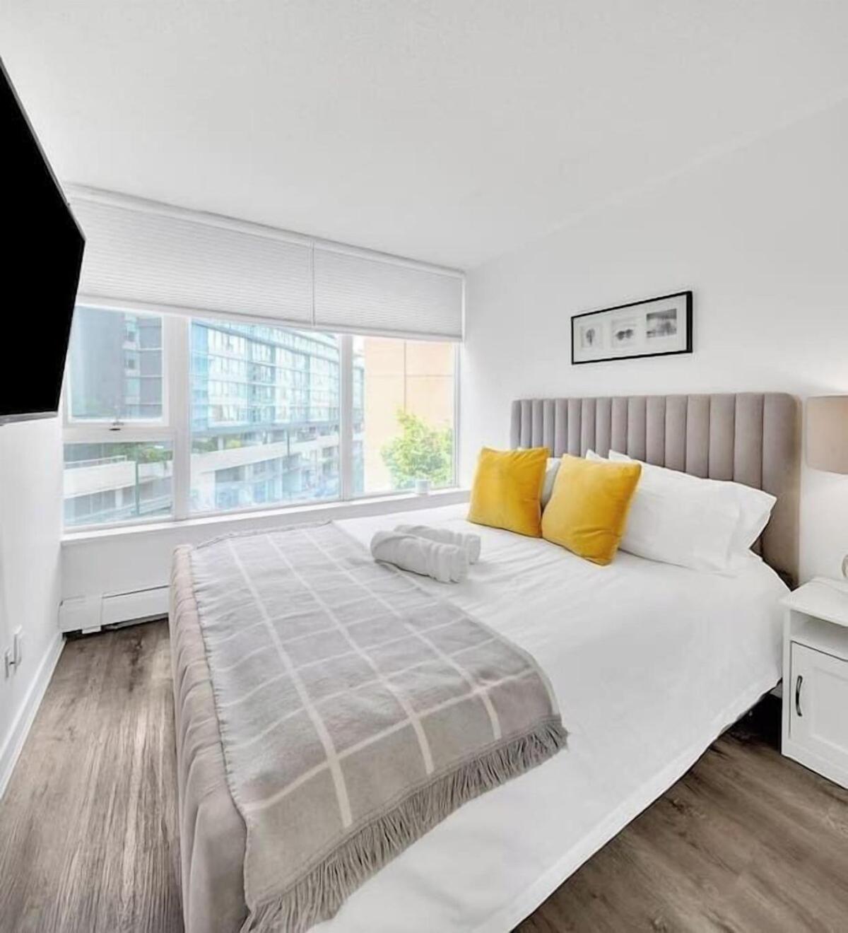 Stylish In Downtown Apartment Vancouver