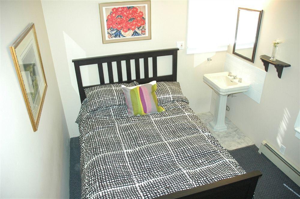 Douglas Bed & Breakfast Vancouver