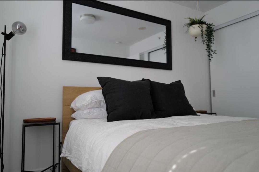 Modern, Bright 2 Bedroom In Historic Chinatown, Downtown Vancouver