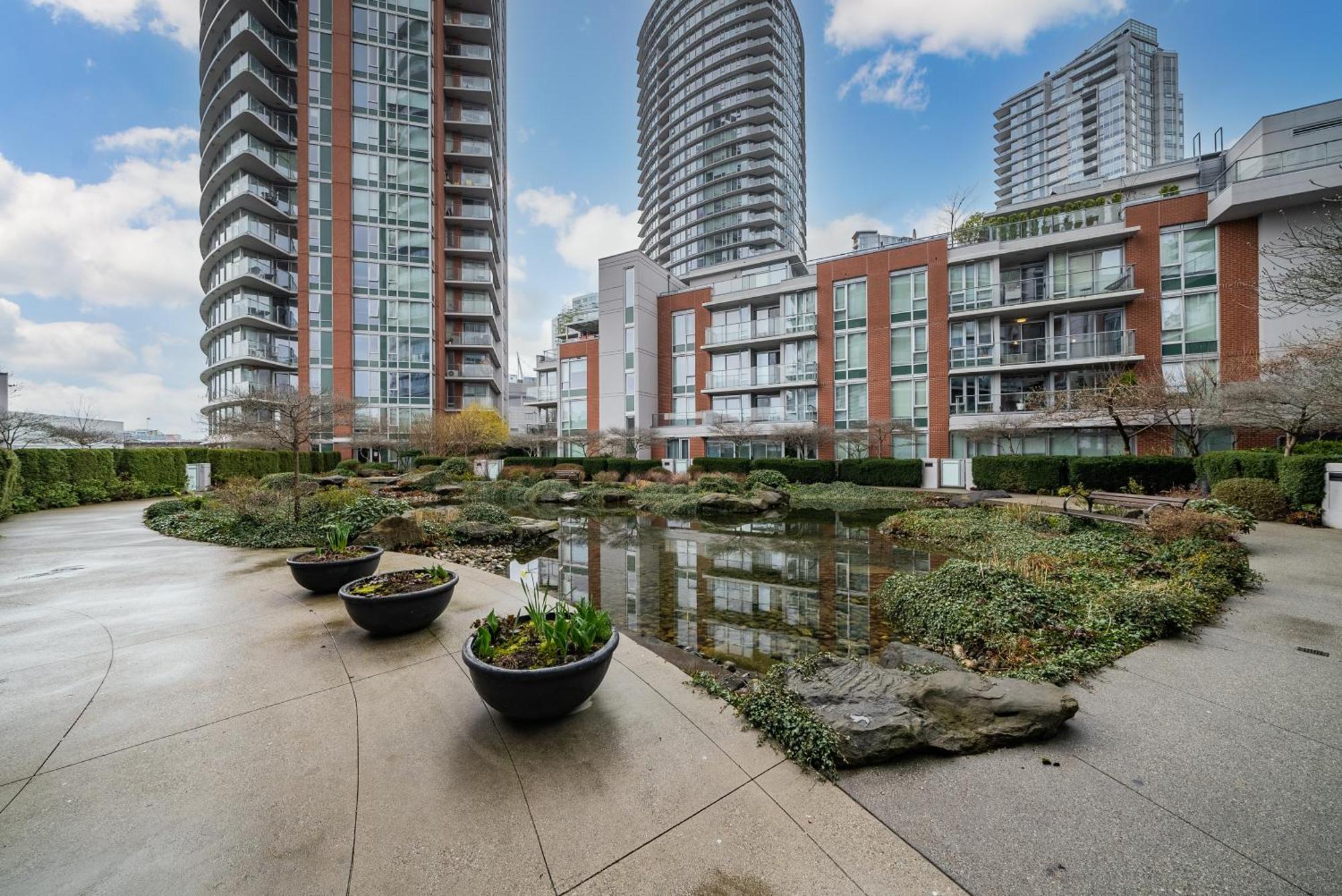Great Ocean Mountain & Views With One Free Parking Apartment