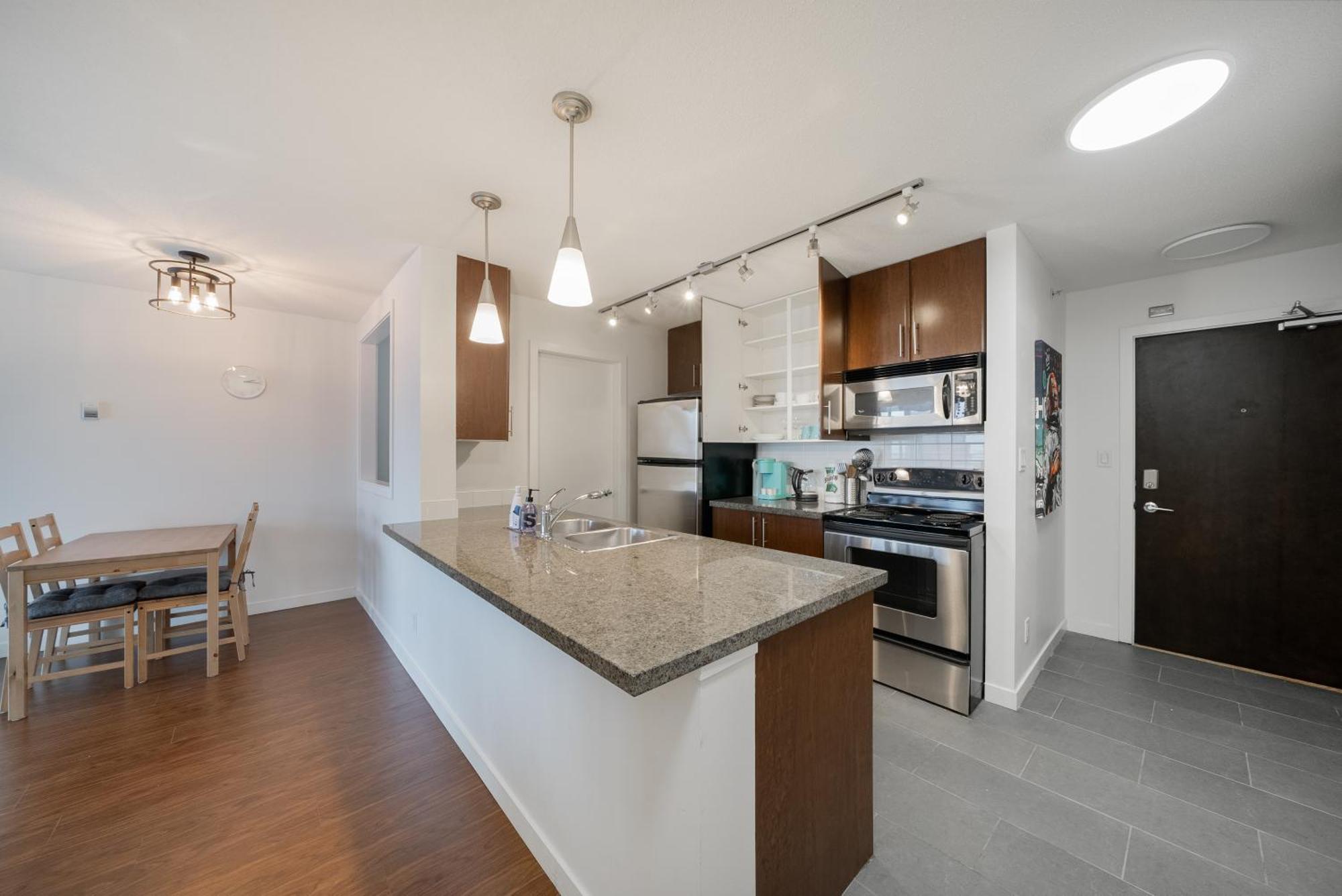 Great Ocean Mountain & Views With One Free Parking Apartment *