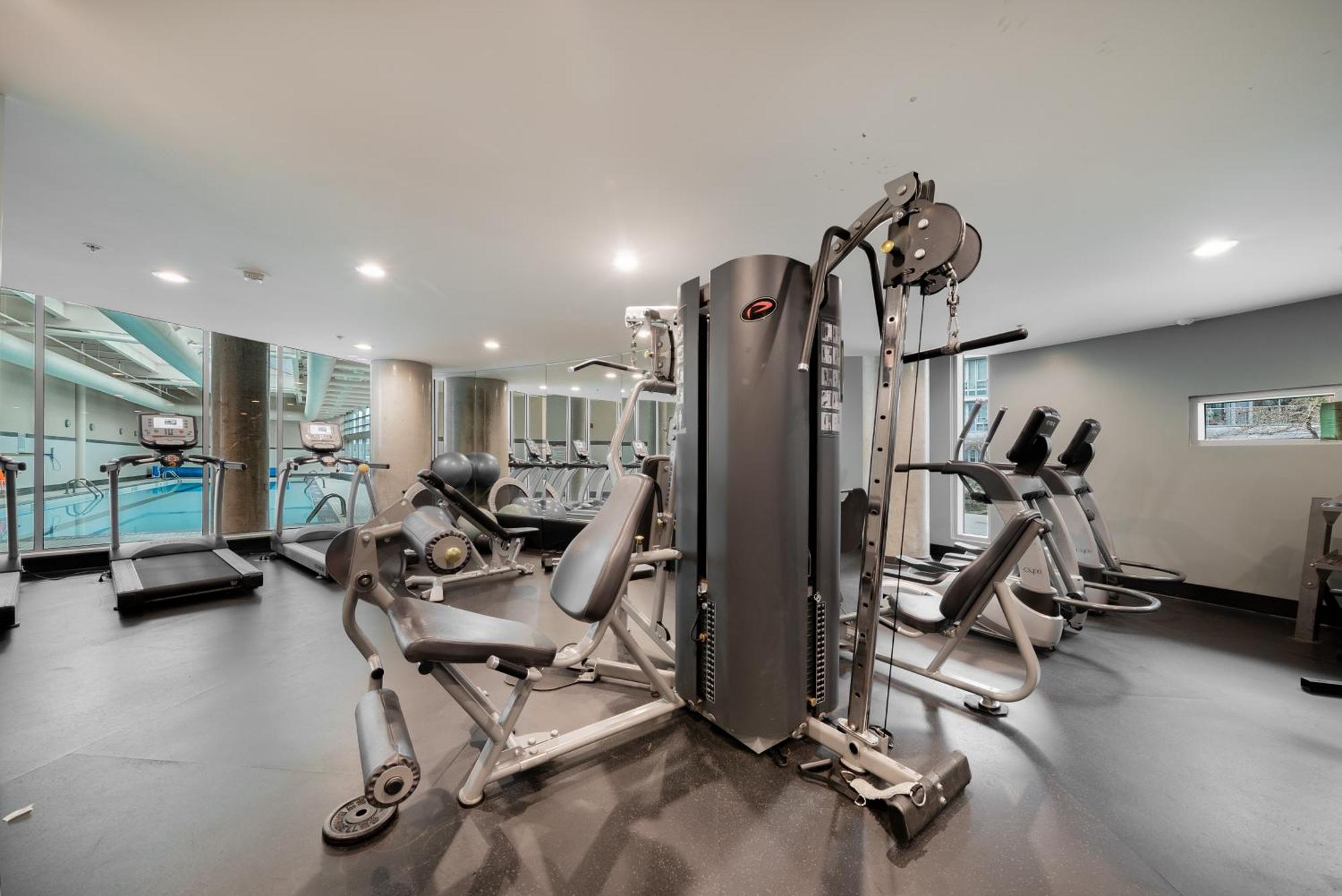 Great Ocean Mountain & Views With One Free Parking Apartment