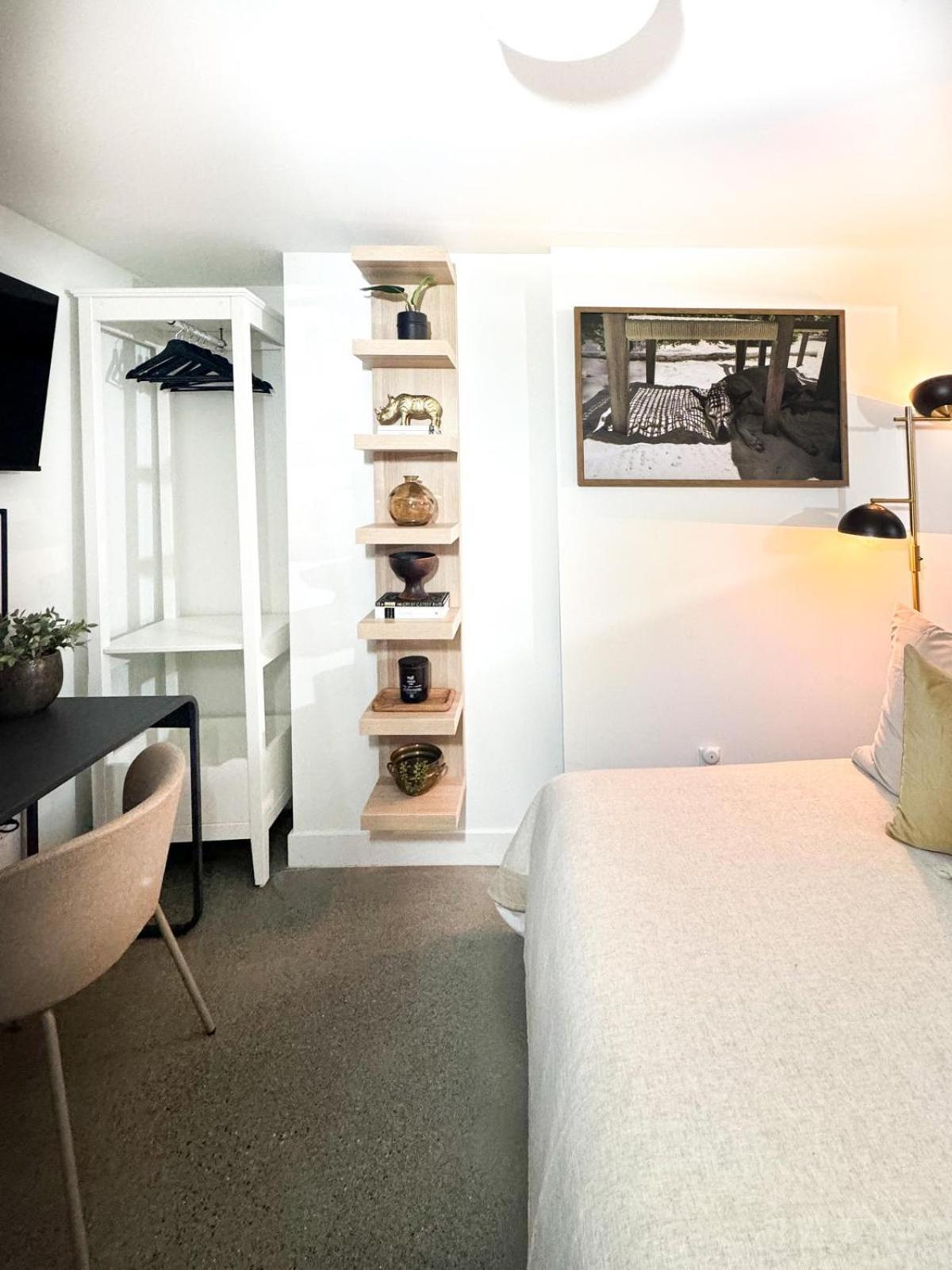 Modern, Bright 2 Bedroom In Historic Chinatown, Downtown Vancouver