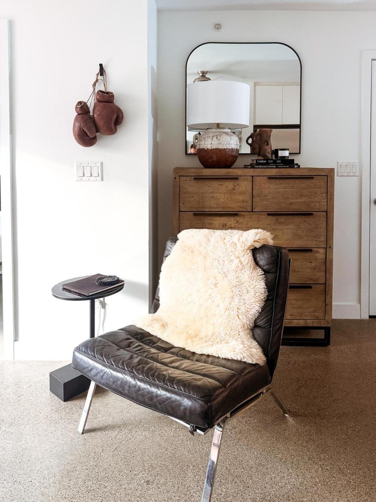 Apartment Modern, Bright 2 Bedroom In Historic Chinatown, Downtown Vancouver