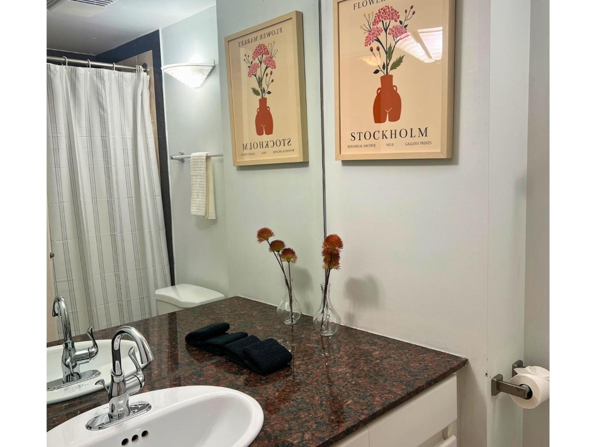 Retreat With Views In The Heart Of Downtown