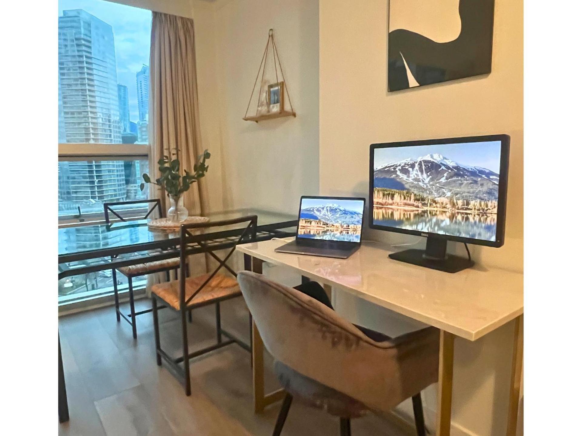 Retreat With Views In The Heart Of Downtown *