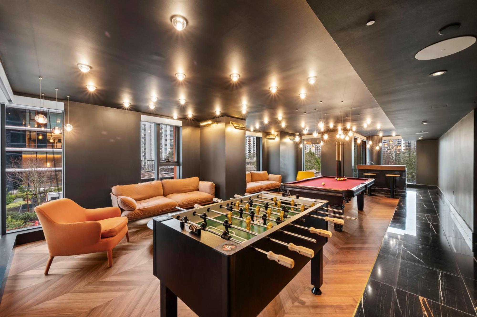 2br - Sauna, 24-7 Gym, Parking, With Gaggenau & Aesop Vancouver