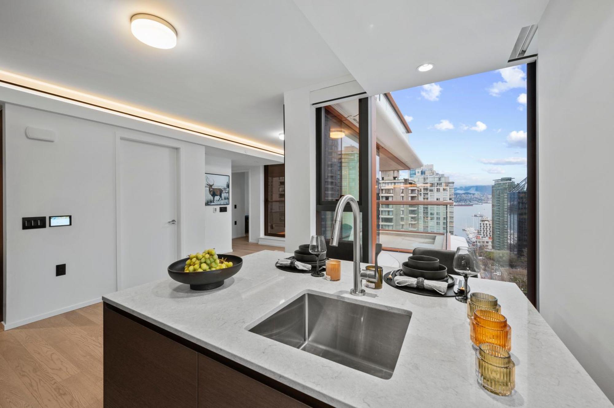 Apartment 2br - Sauna, 24-7 Gym, Parking, With Gaggenau & Aesop Vancouver