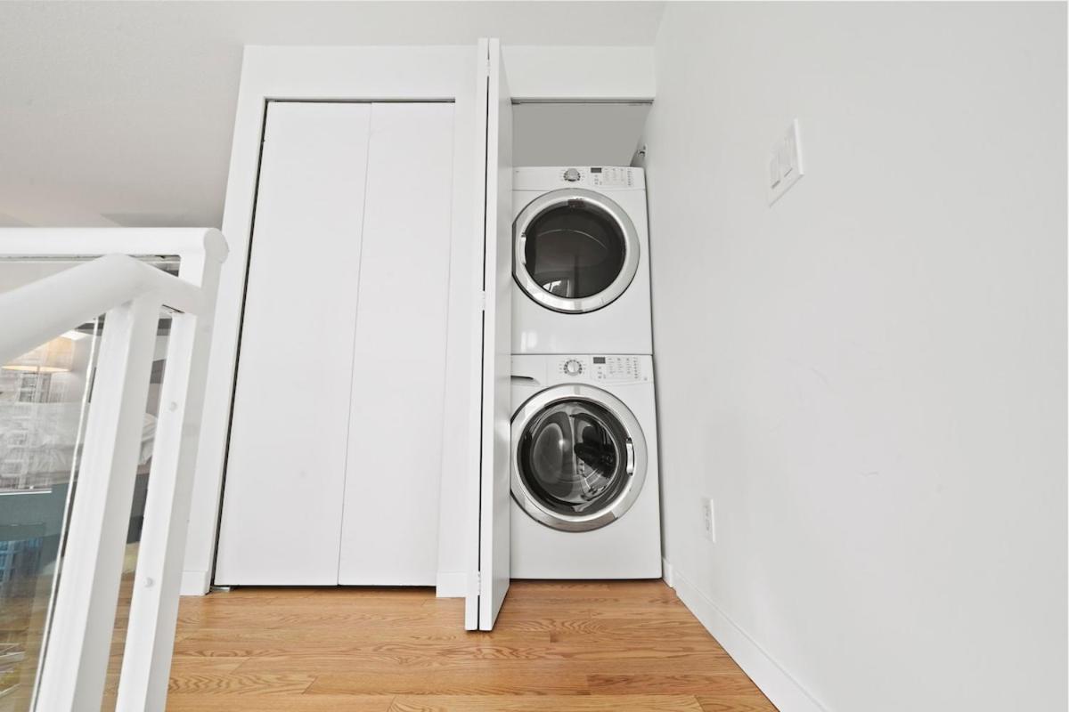 The Urban Loft Nest Apartment Vancouver