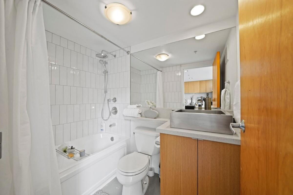 The Urban Loft Nest * Vancouver