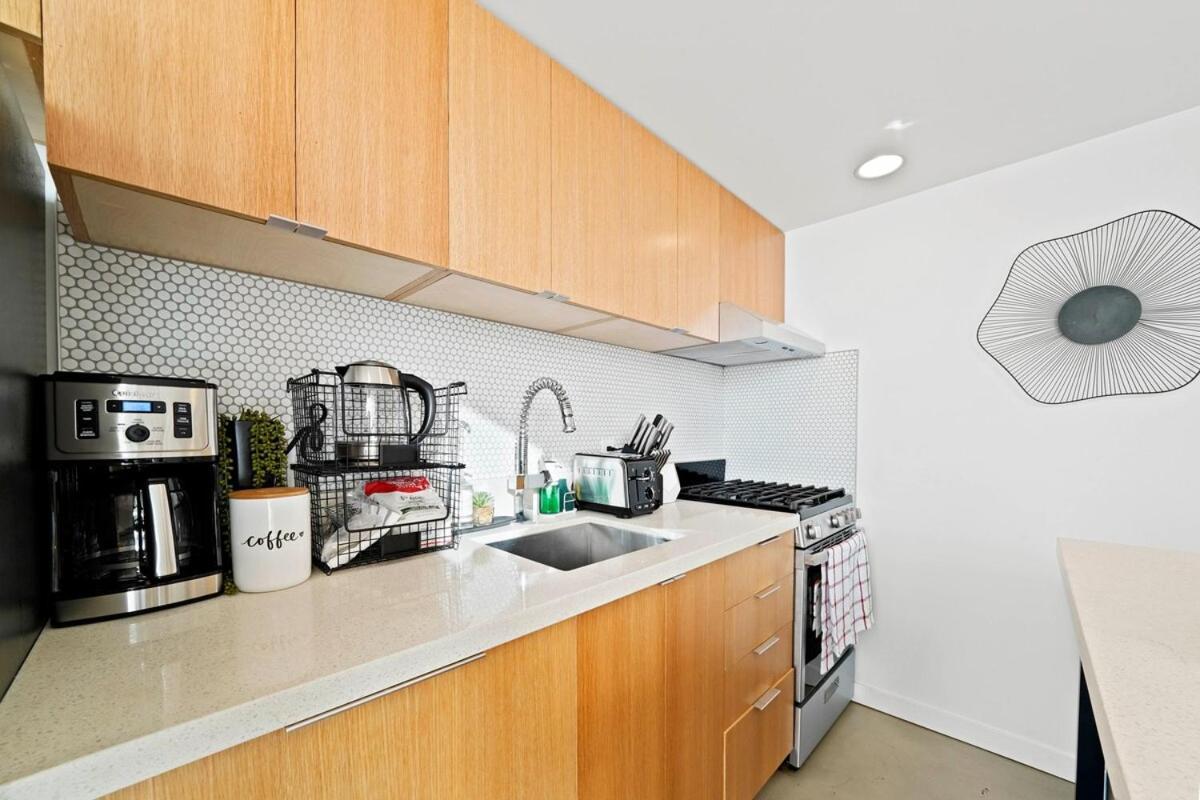 The Urban Loft Nest Apartment Vancouver
