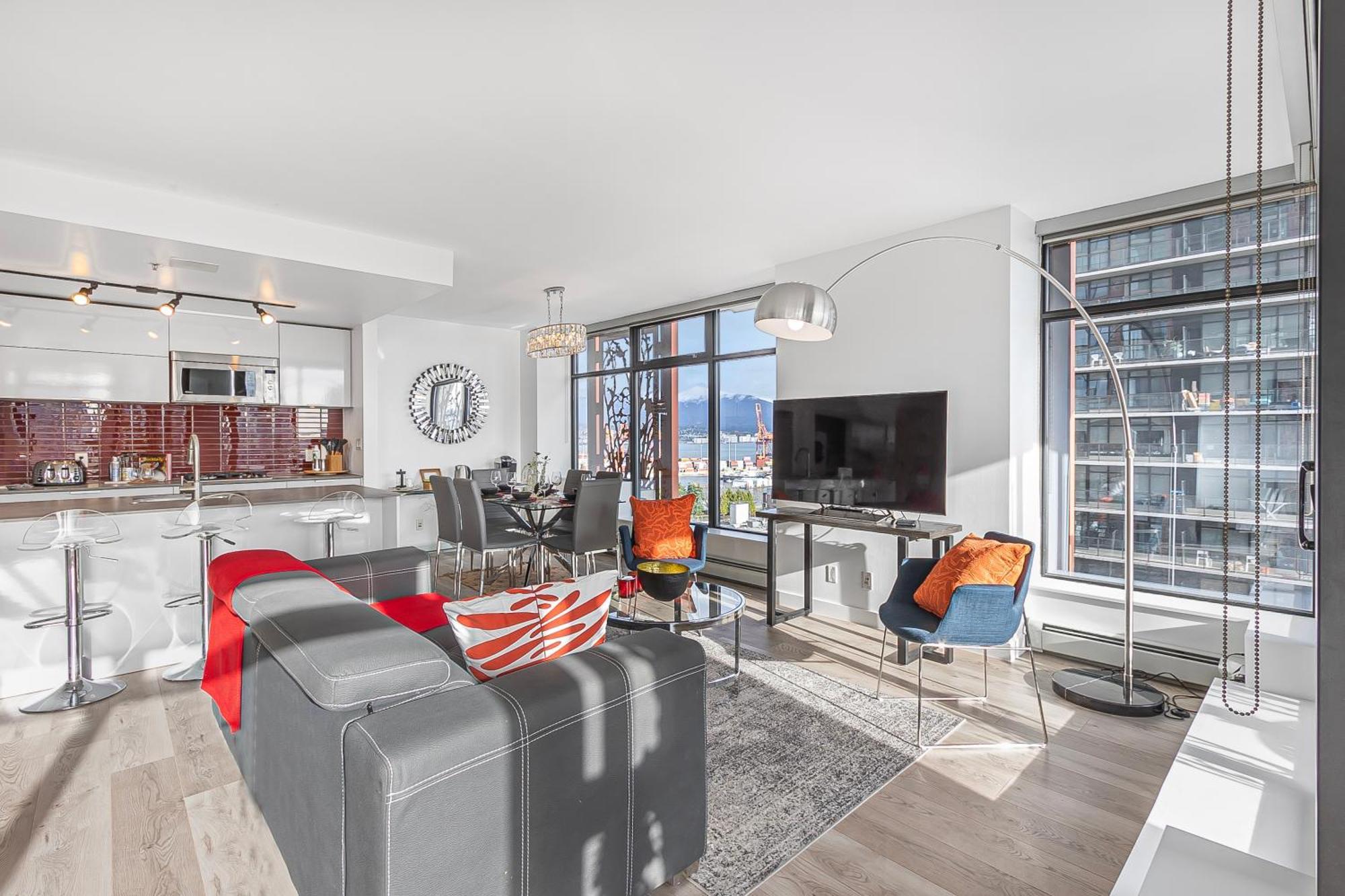 Apartment Spacious Modern High-rise With Ocean & Views Vancouver