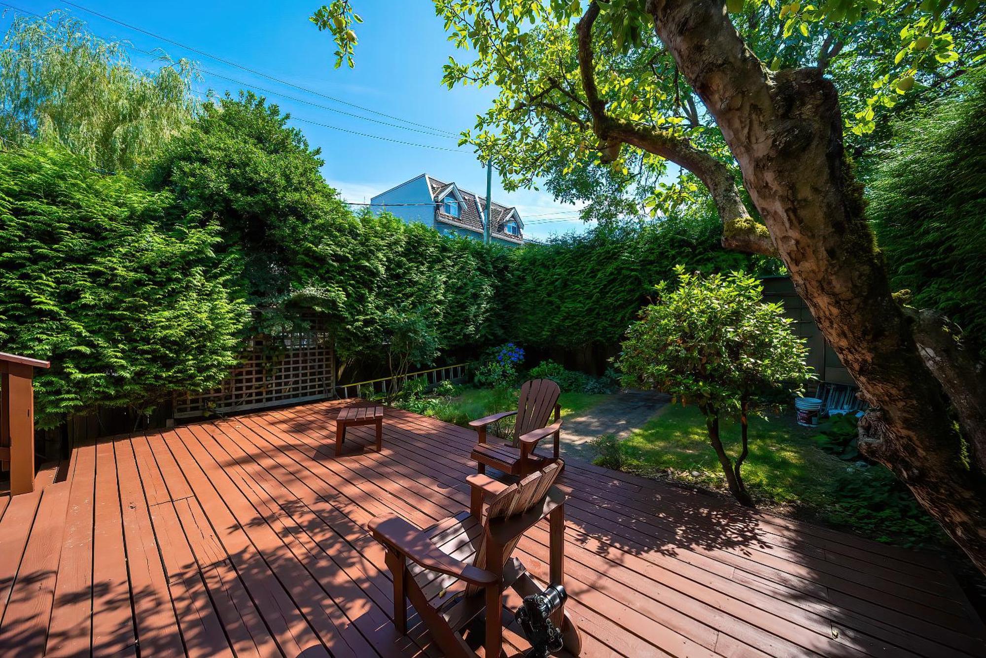 Charming 3br Near Ubc With Parking & Backyard