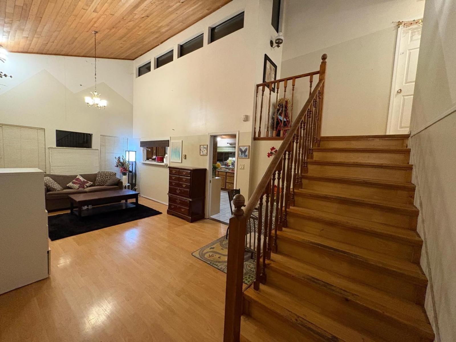 Homestay Metro Bnb - Walk To Restaurants, Shopping & Transit *