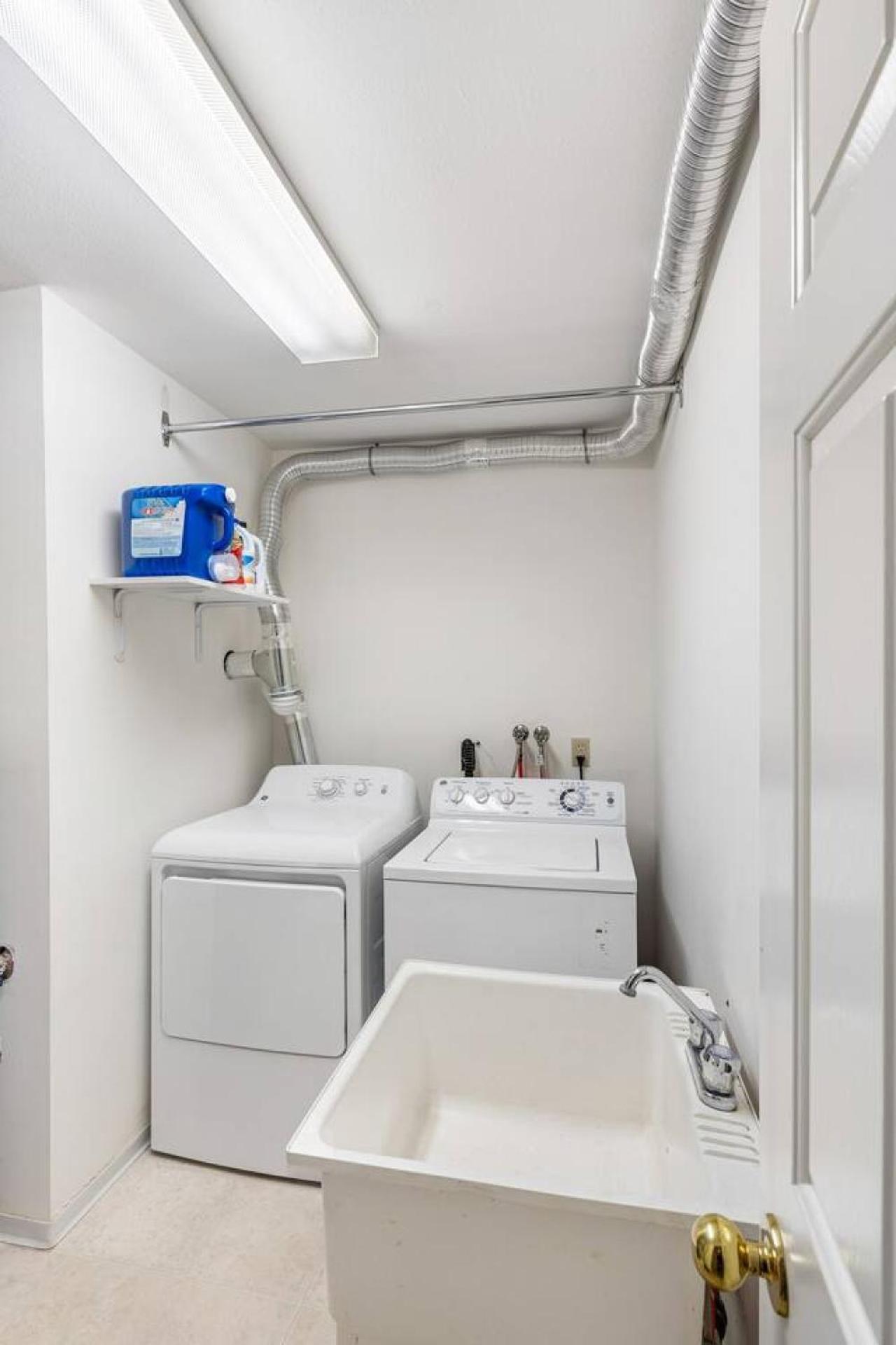 Holiday home Spacious Family Retreat To Yvr And Downtown *