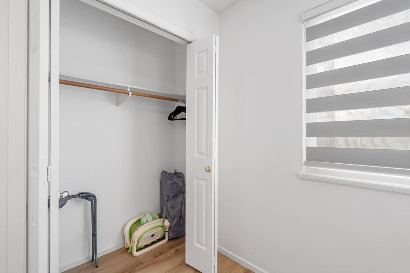 Holiday home Spacious Family Retreat To Yvr And Downtown *