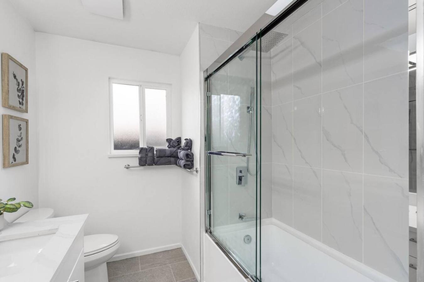 Spacious Family Retreat To Yvr And Downtown
