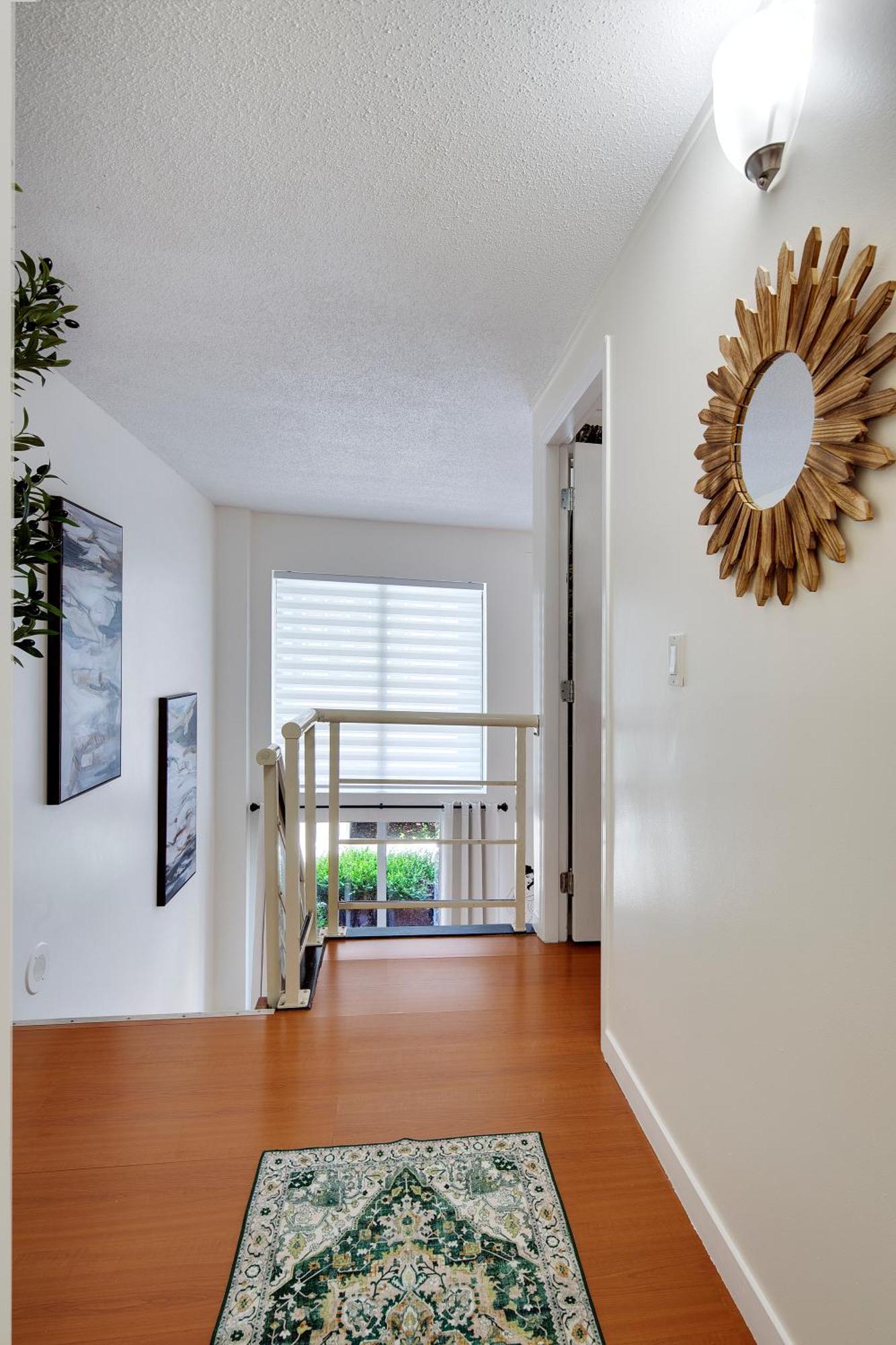 Apartment Stylish Two-story Loft With Rooftop Deck *