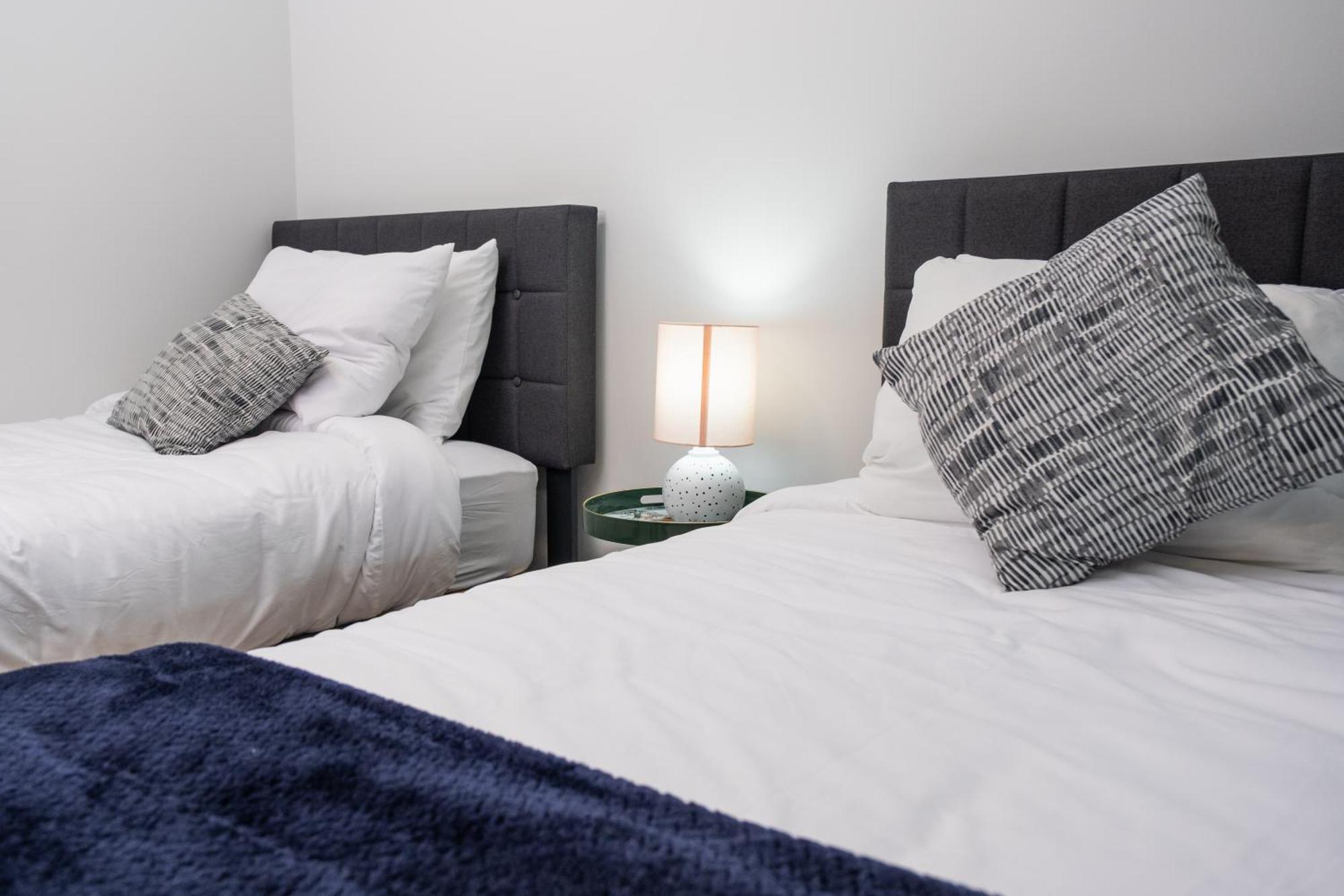Downtown Center Silverstone Tower I And Ii Long-term Only Your Second In Apartment *