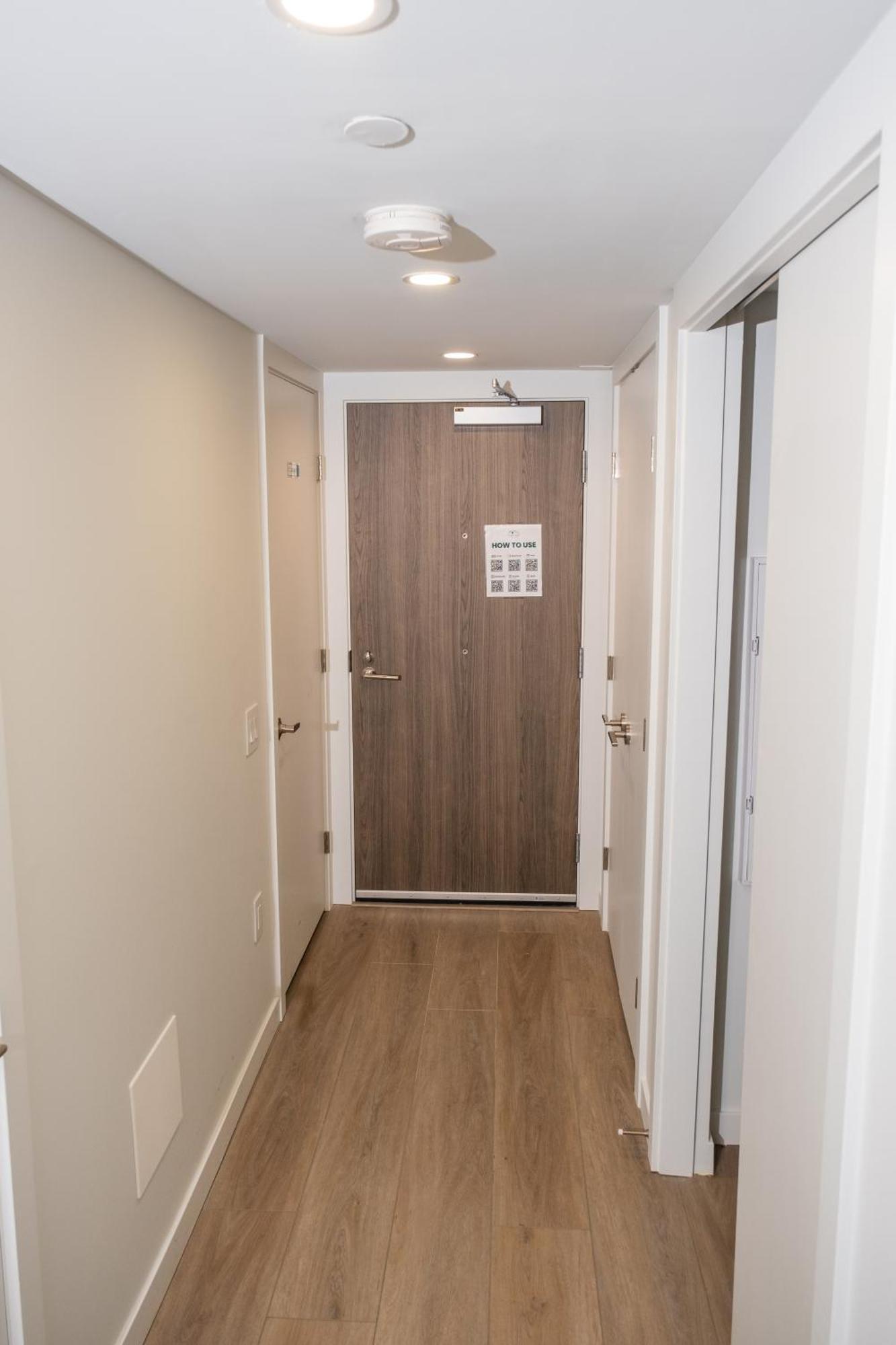 Downtown Center Silverstone Tower I And Ii Long-term Only Your Second In Apartment