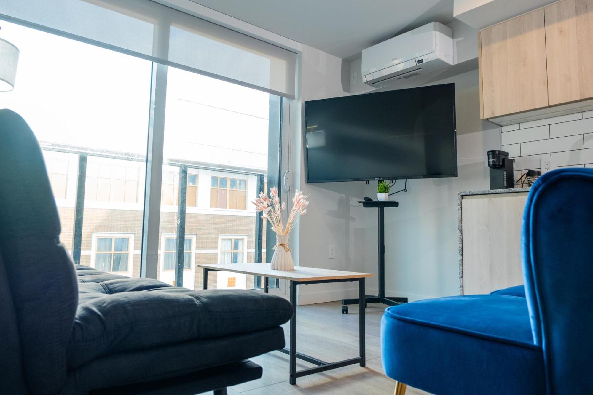 Downtown Center Silverstone Tower I And Ii Long-term Only Your Second In Apartment Vancouver