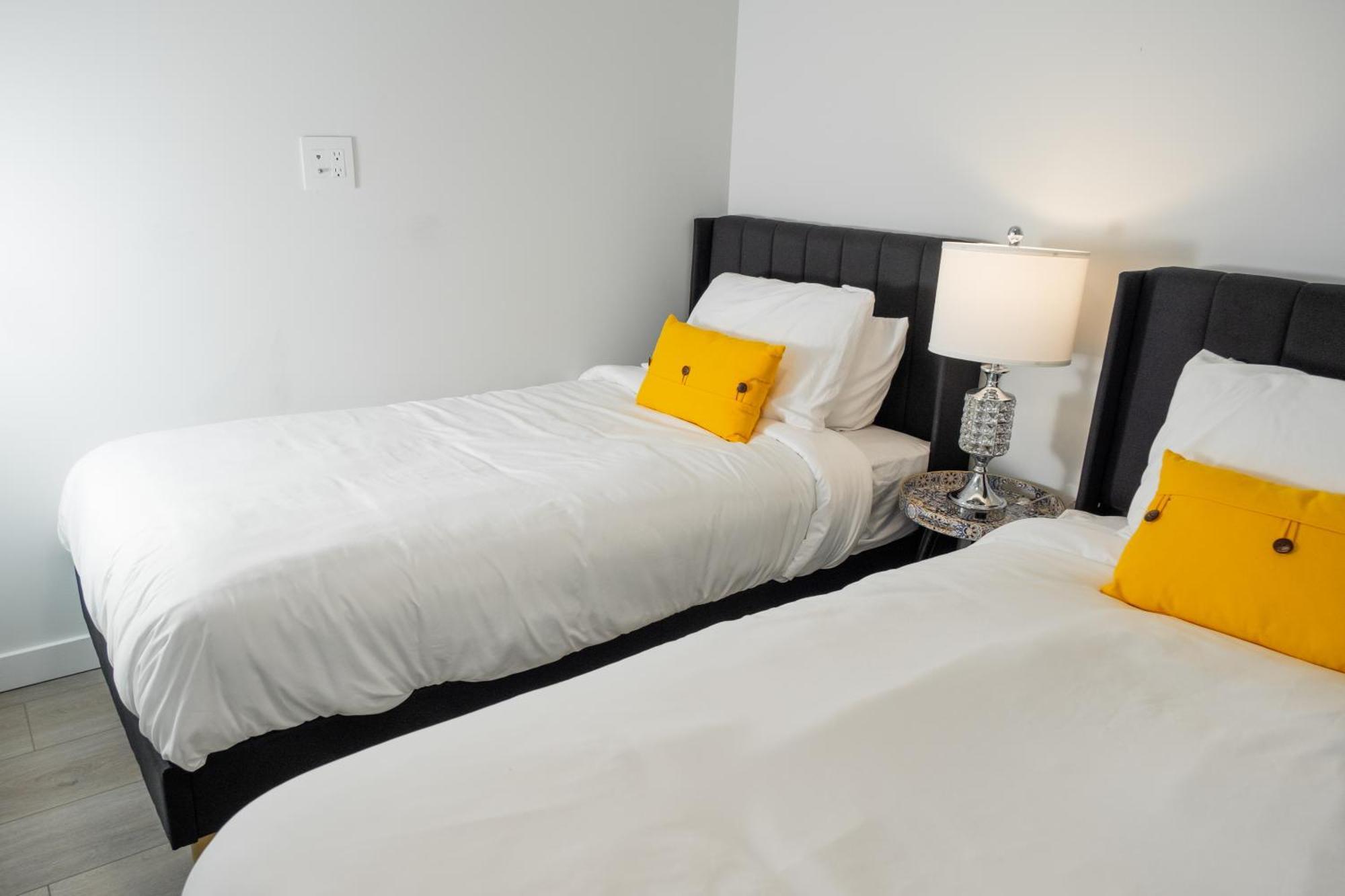 Downtown Center Silverstone Tower I And Ii Long-term Only Your Second In Apartment Vancouver