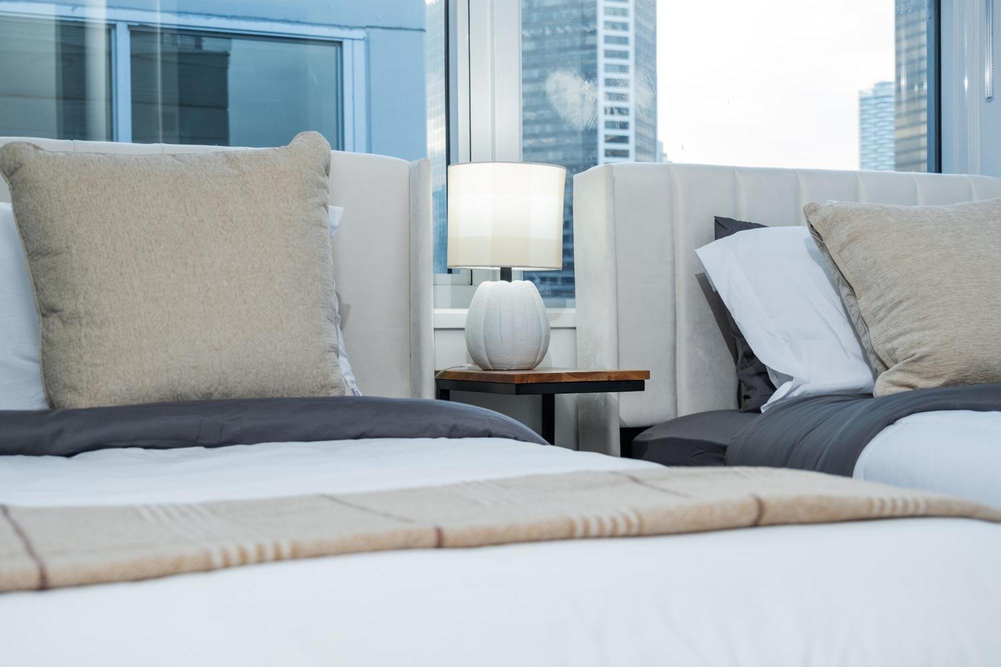 Apartment Downtown Center Silverstone Tower I And Ii Long-term Only Your Second In Vancouver
