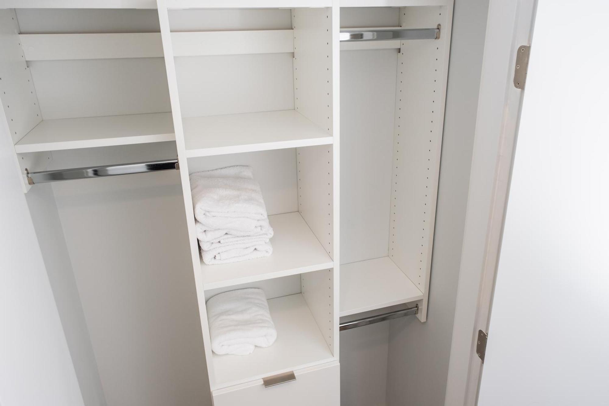 Downtown Center Silverstone Tower I And Ii Long-term Only Your Second In Apartment Vancouver