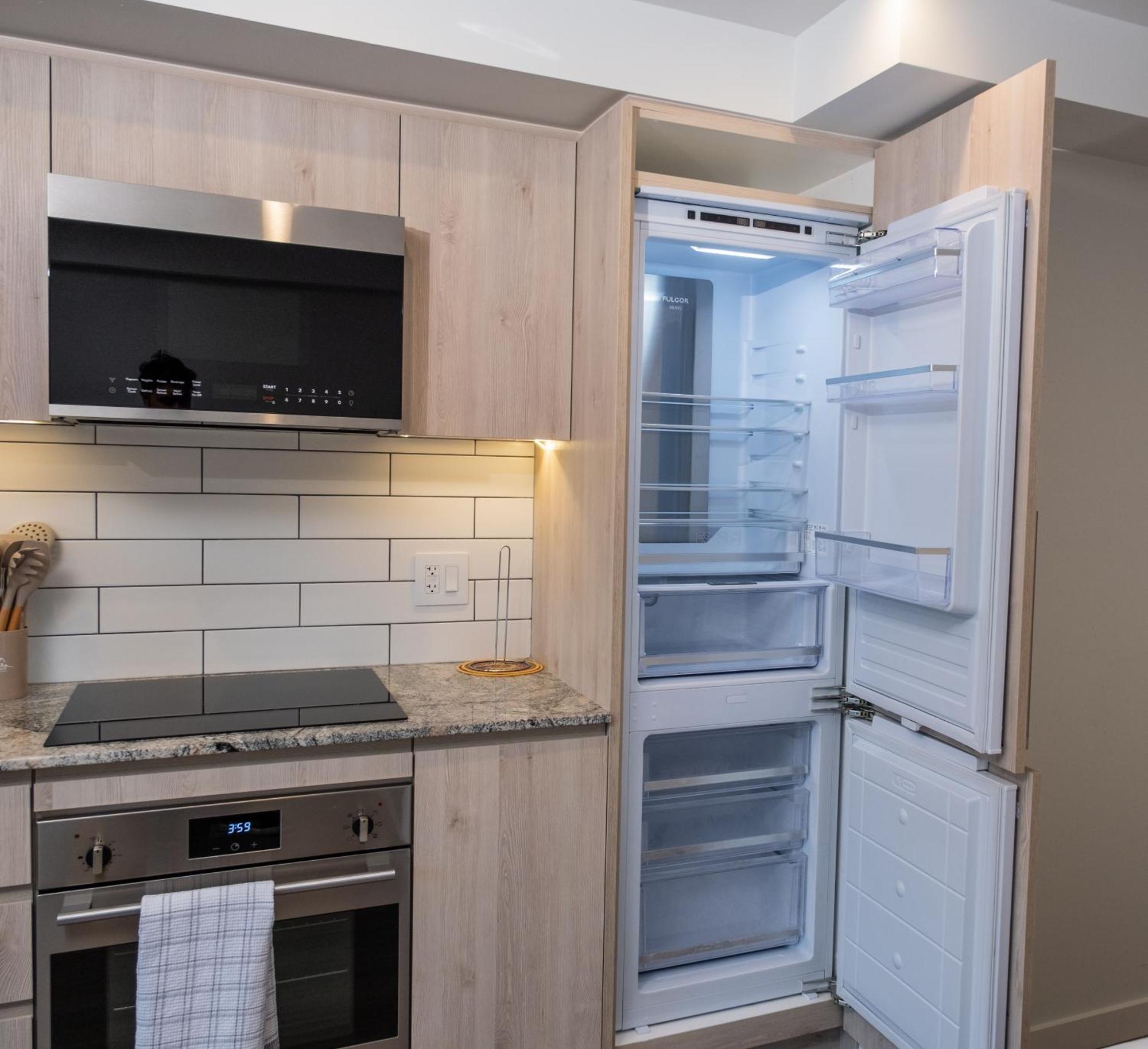 Downtown Center Silverstone Tower I And Ii Long-term Only Your Second In Apartment
