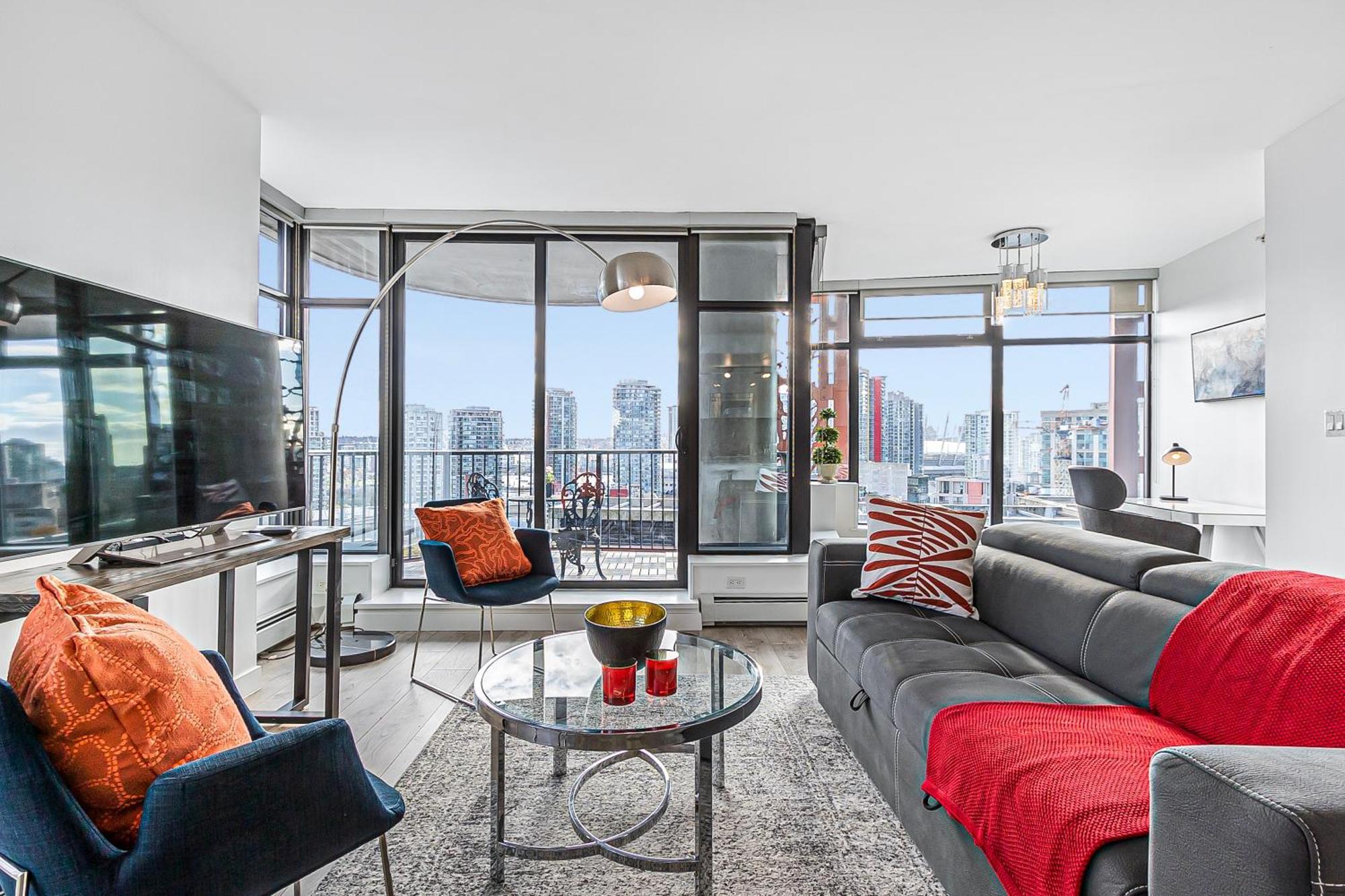 Spacious Modern High-rise With Ocean & Views Vancouver
