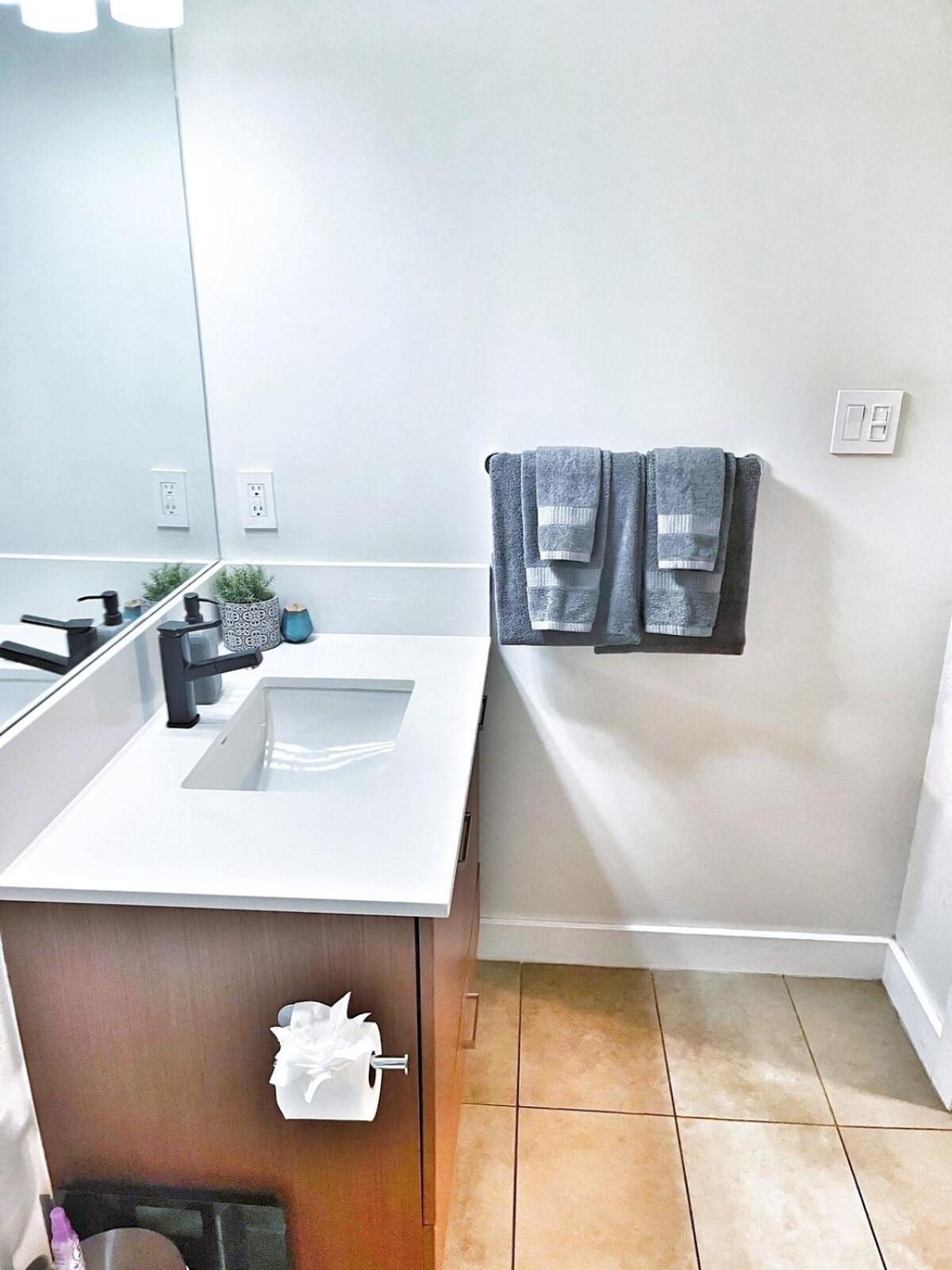 Downtown, Yaletown Condo, Ac