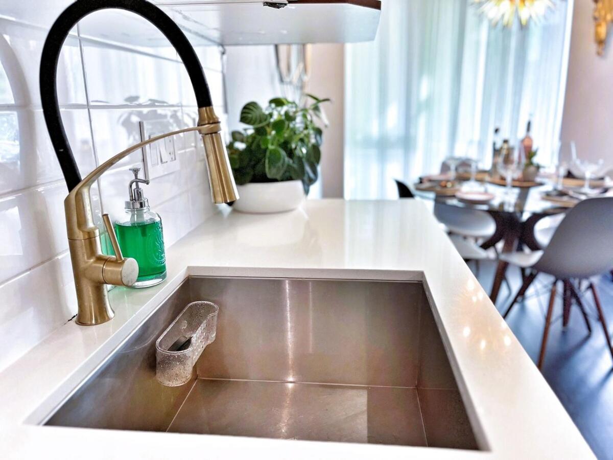 Downtown, Yaletown Condo, Ac Apartment