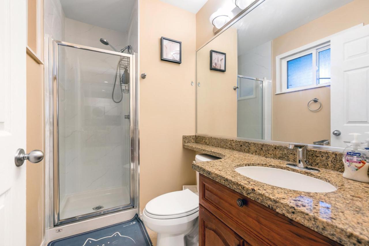 Cozy 2bd In Vibrant Location Apartment Vancouver