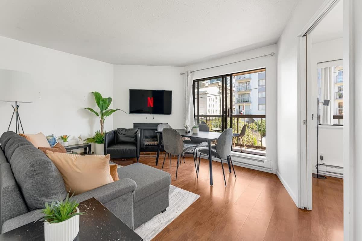 Stylish & Comfy In A Prime Location Apartment