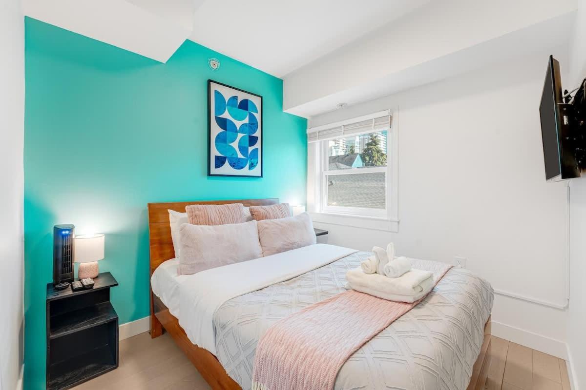 Cozy & Chic In Location Apartment Vancouver