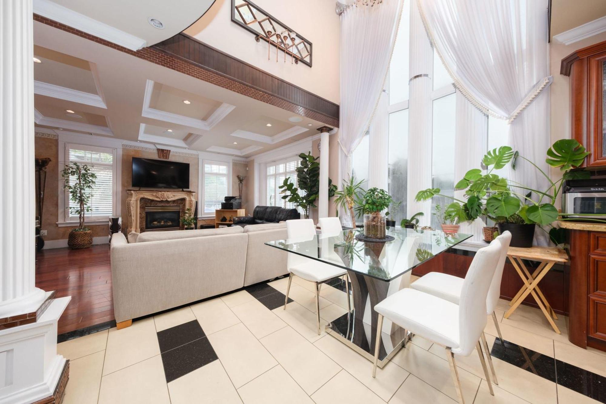 Luxurious 8-bedroom Mansion Next To Oakridge Mall *