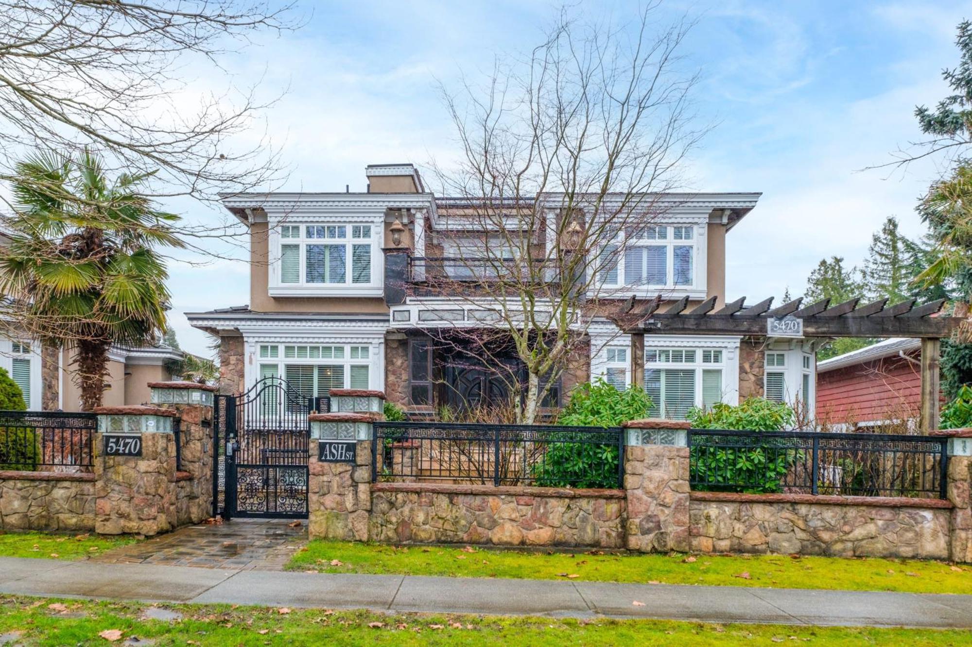Luxurious 8-bedroom Mansion Next To Oakridge Mall * Vancouver