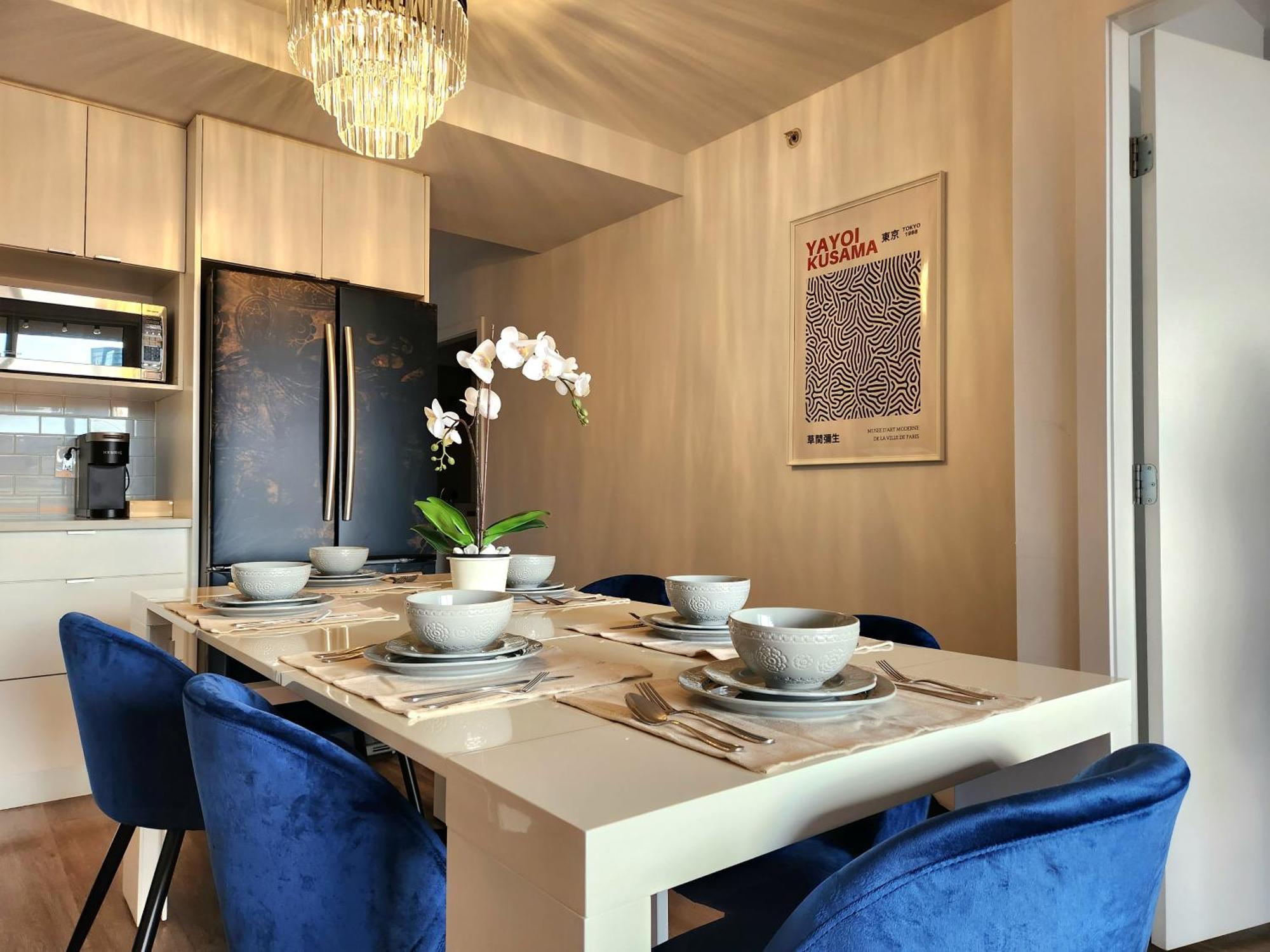Landmark Views Licensed 2-bedroom With Soundbar And Large Outdoor Space Apartment
